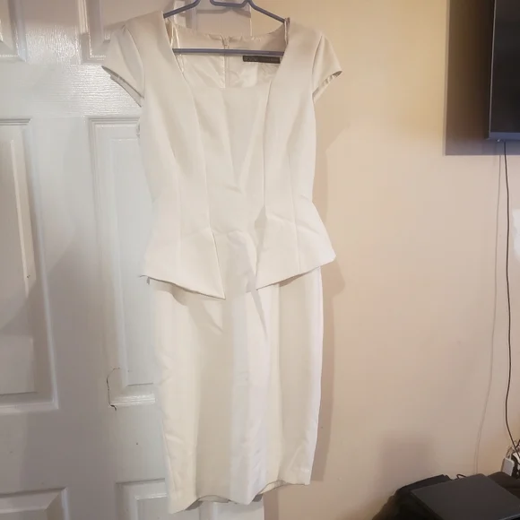 Dress - Picture 3 of 4